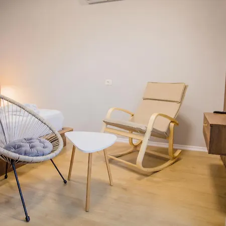 Enjoy 4br & Bbq Terrace At Blloku - Apartman